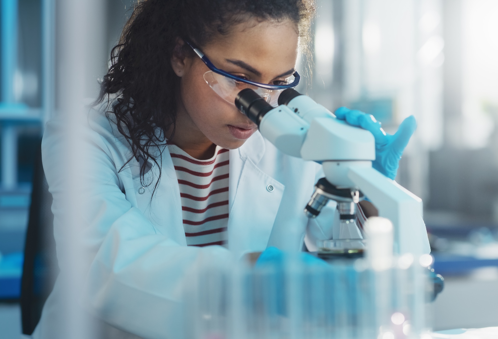 Medical,Science,Laboratory:,Portrait,Of,Beautiful,Black,Scientist,Looking,Under
